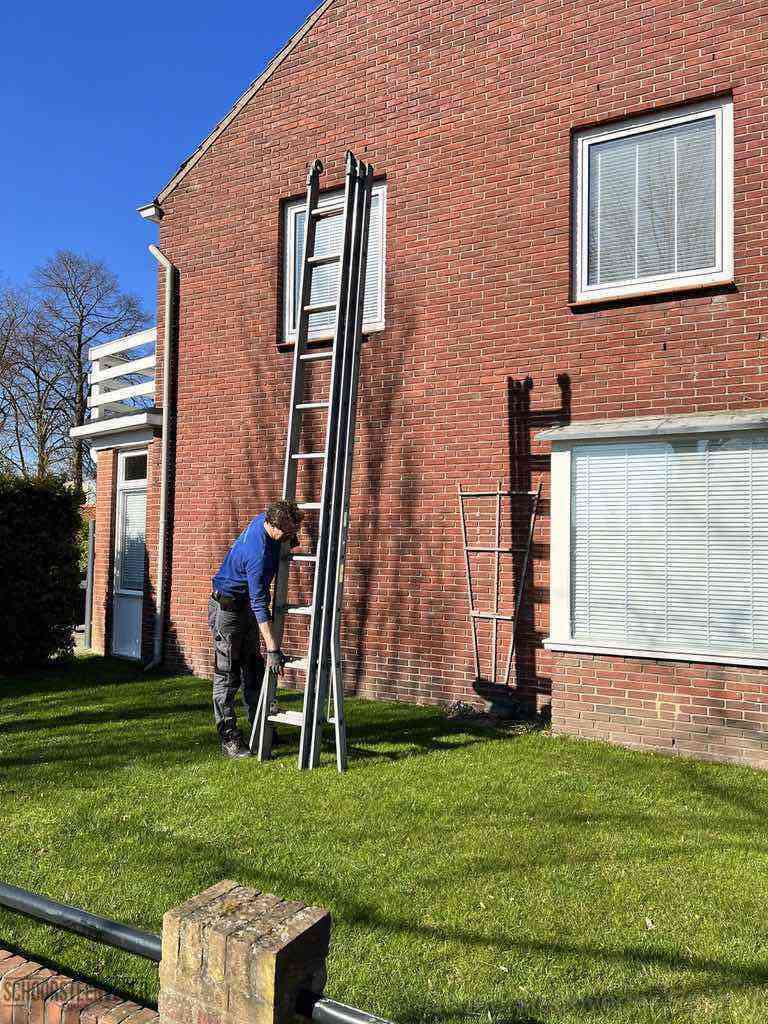 Emmen schoorsteenveger huis ladder